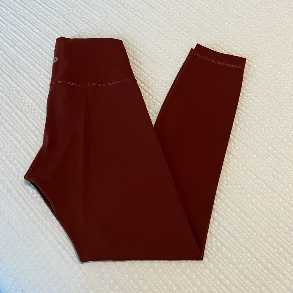 Women’s Lululemon High-Rise Tight 25” in Size 6